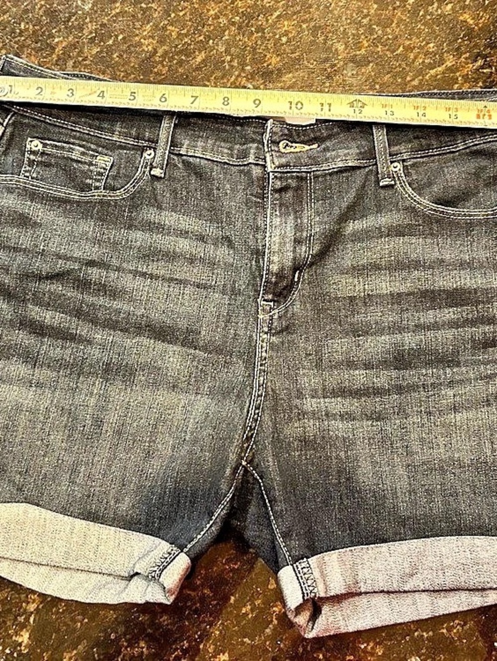 Levi's Signature Mid Rise Shorts Denim Jean Shorts in Blue